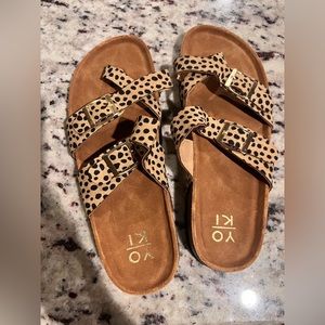 Sandals size 9